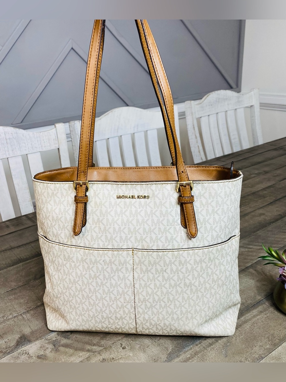 Michael Kors Bedford Large Pocket Tote Bag Vanilla Acorn Signature Logo MK